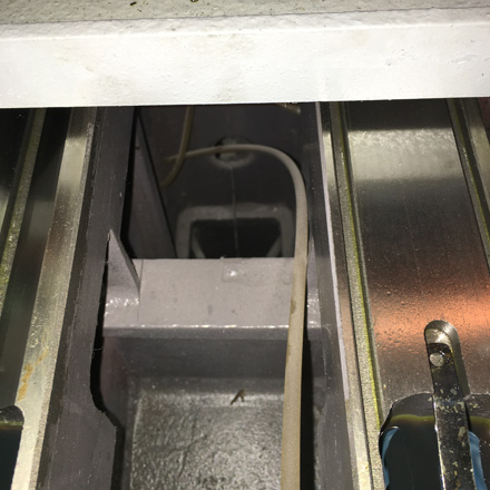 BARRAMENTO EM FERRO FUNDIDO COM NERVURAMENTO INTERNO